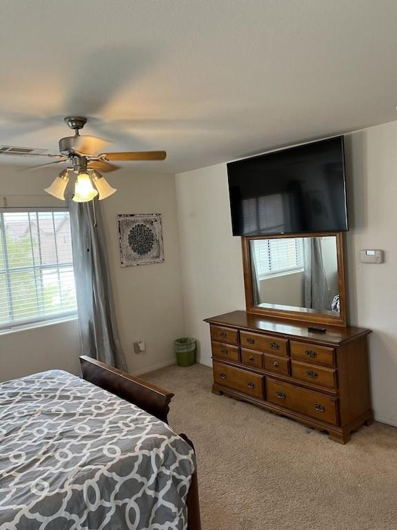 Vic'S 3 Bedroom 4Beds & Pool Centrally Located! Лас-Вегас Экстерьер фото